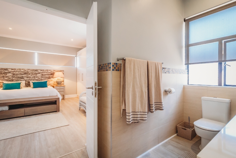 4 Bedroom Property for Sale in Herolds Bay Western Cape